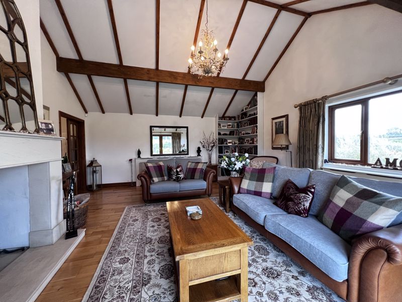 Lounge- click for photo gallery